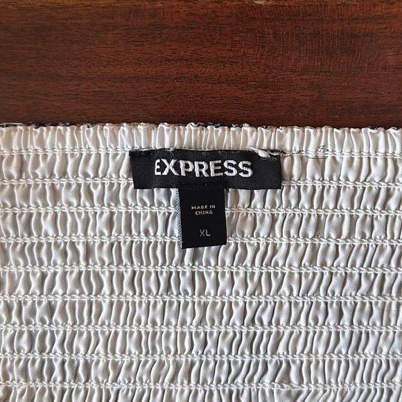 Express Blue & White Cropped Floral Peplum Blouse – XL - Picture 5 of 5